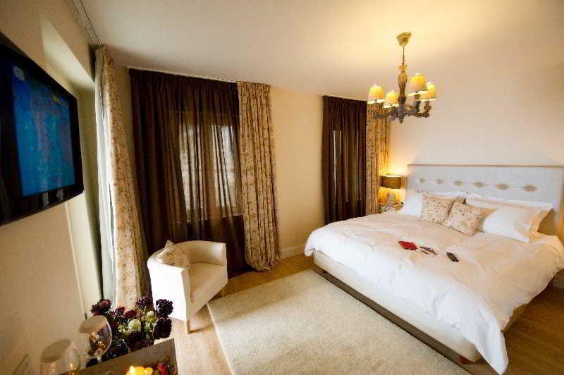 Mir Boutique Hotel Ioannina Exterior photo